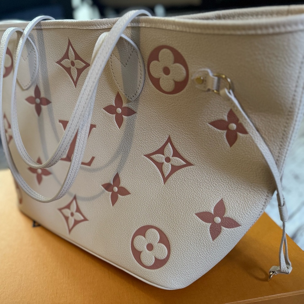 Louis Vuitton MM Neverfull Monogram Empreinte Giant In Crème Rose Trianon Pink
